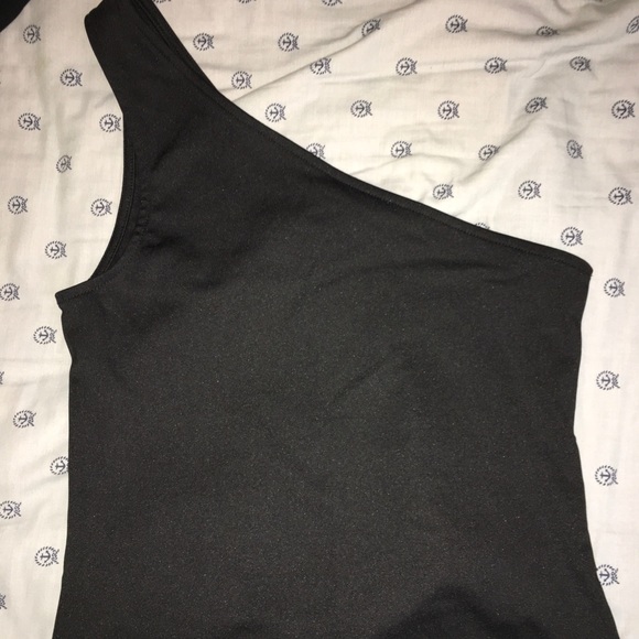 Black one side shoulder - Picture 1 of 2